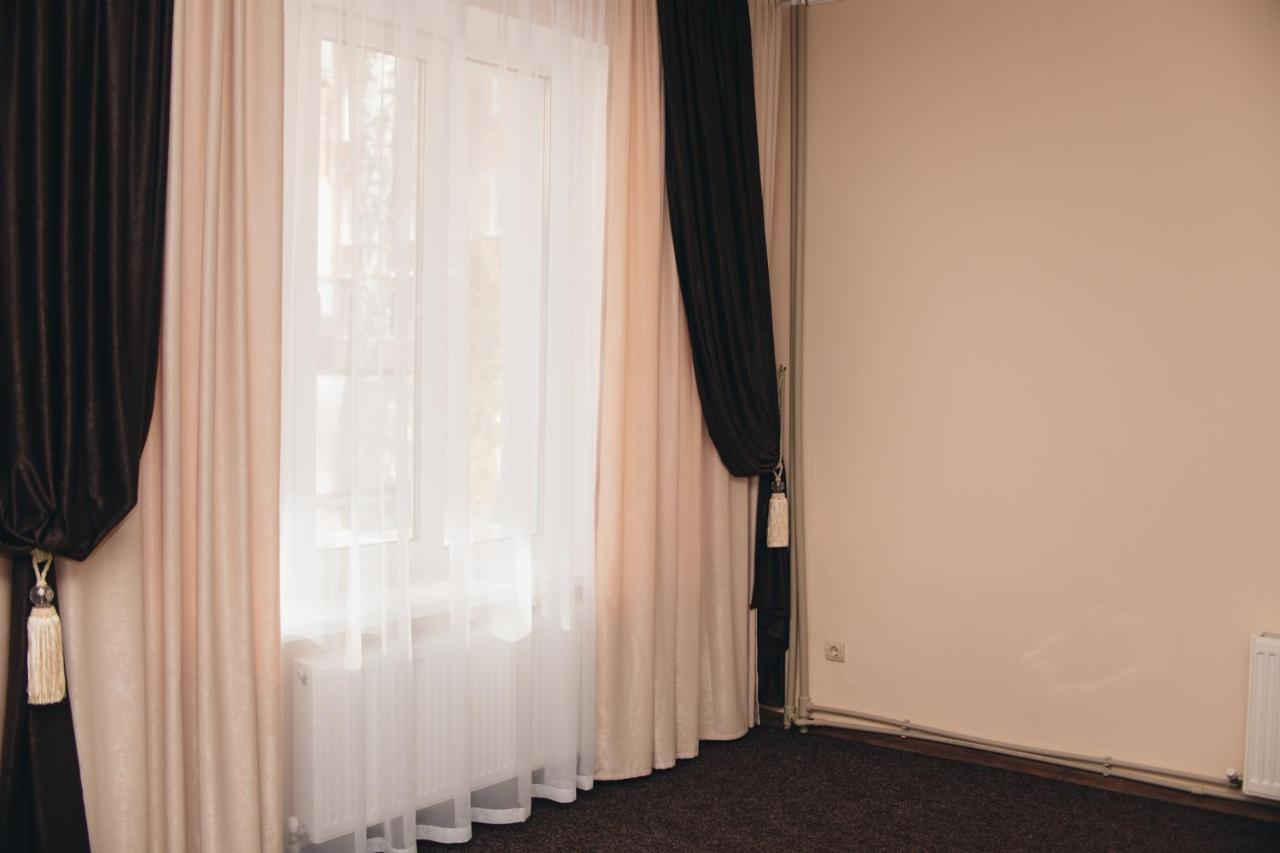 Hotel Орхідея Romny Exteriér fotografie